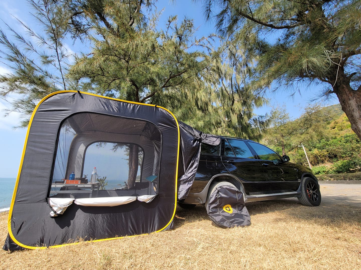 Mogics Car Pop-up Cabin for Digital Nomads